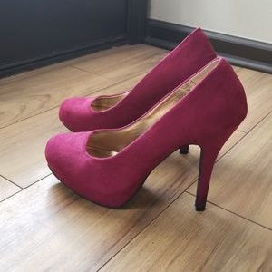 Platform fuschia colored heels